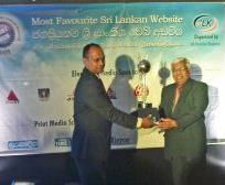 receiving the 'Most Favourite Sri Lankan Website' award